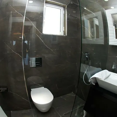 Oceanic Luxury *