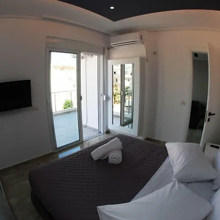 Oceanic Luxury *