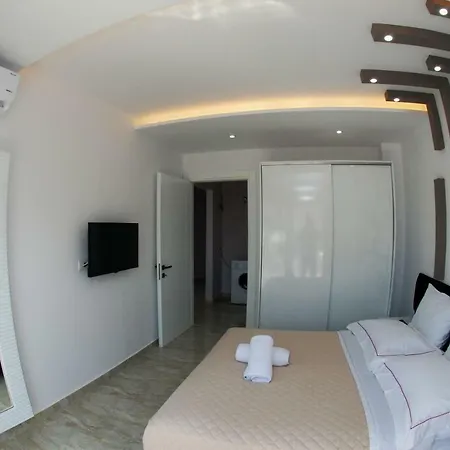 Oceanic Luxury *