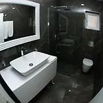 Apartment Oceanic Luxury Sarandë